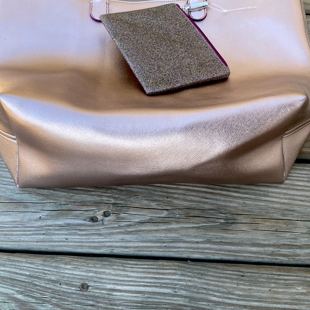 Metallic tote & Glitter wristlet - Picture 6 of 9